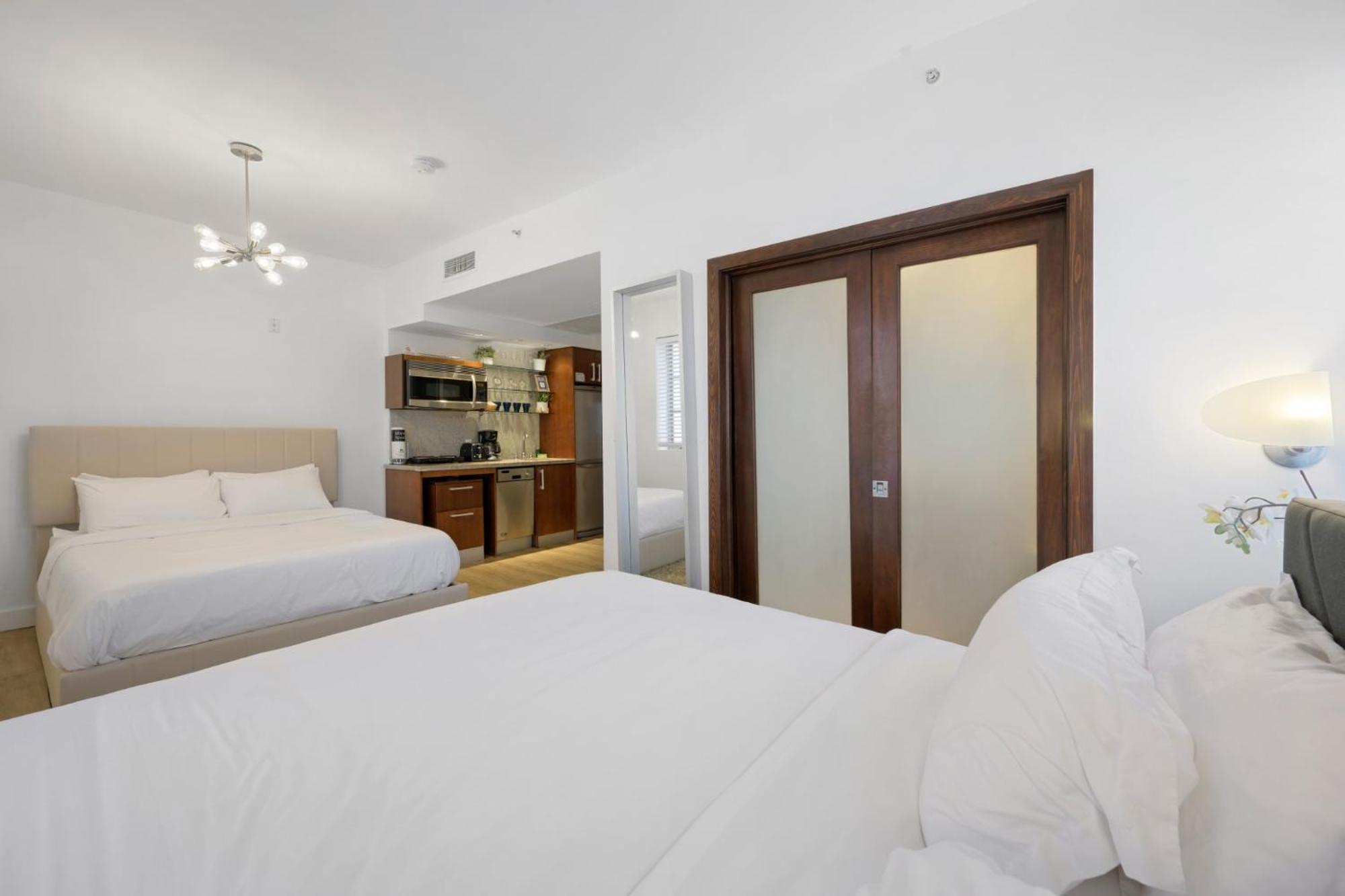 Ocean Drive Apartments With Rooftop Pool, South Beach, Miami Miami Beach Bagian luar foto